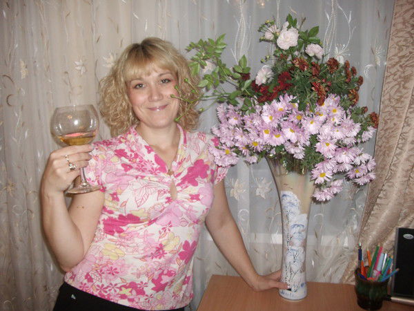 Юля Литвинова