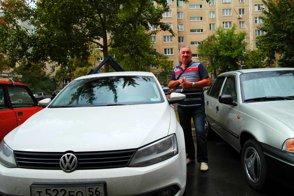 Аркадий Петров