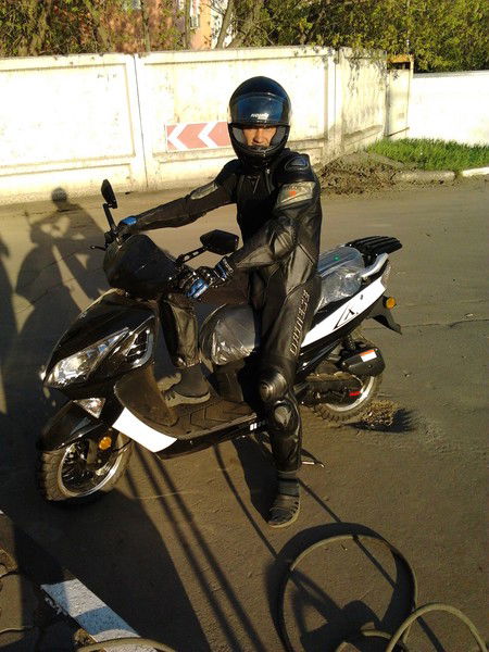 Андрей Шутков