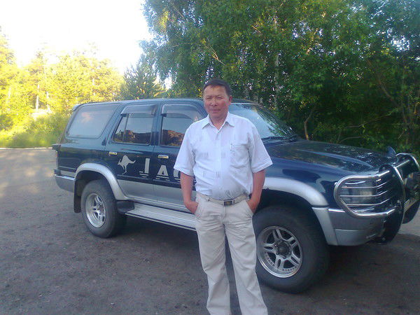 Алмаз Асылханов