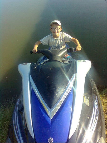 Алишер Жанасов