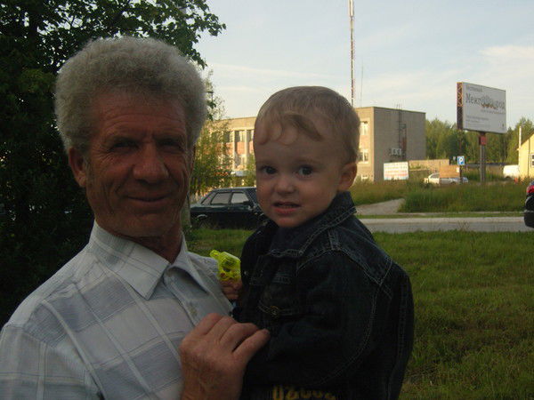 Александр Дёмин