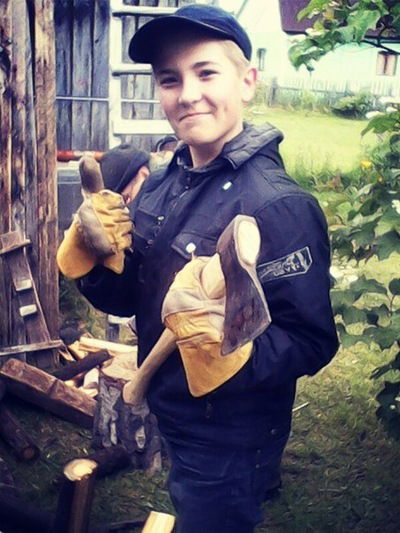 Женя Петров