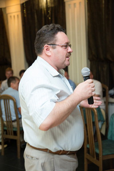 Юрий Комаров