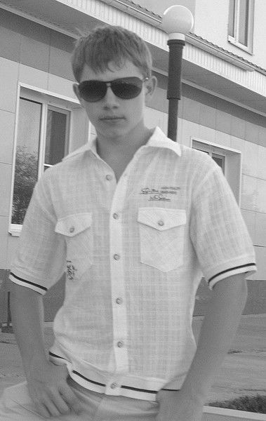 Женя Перлов