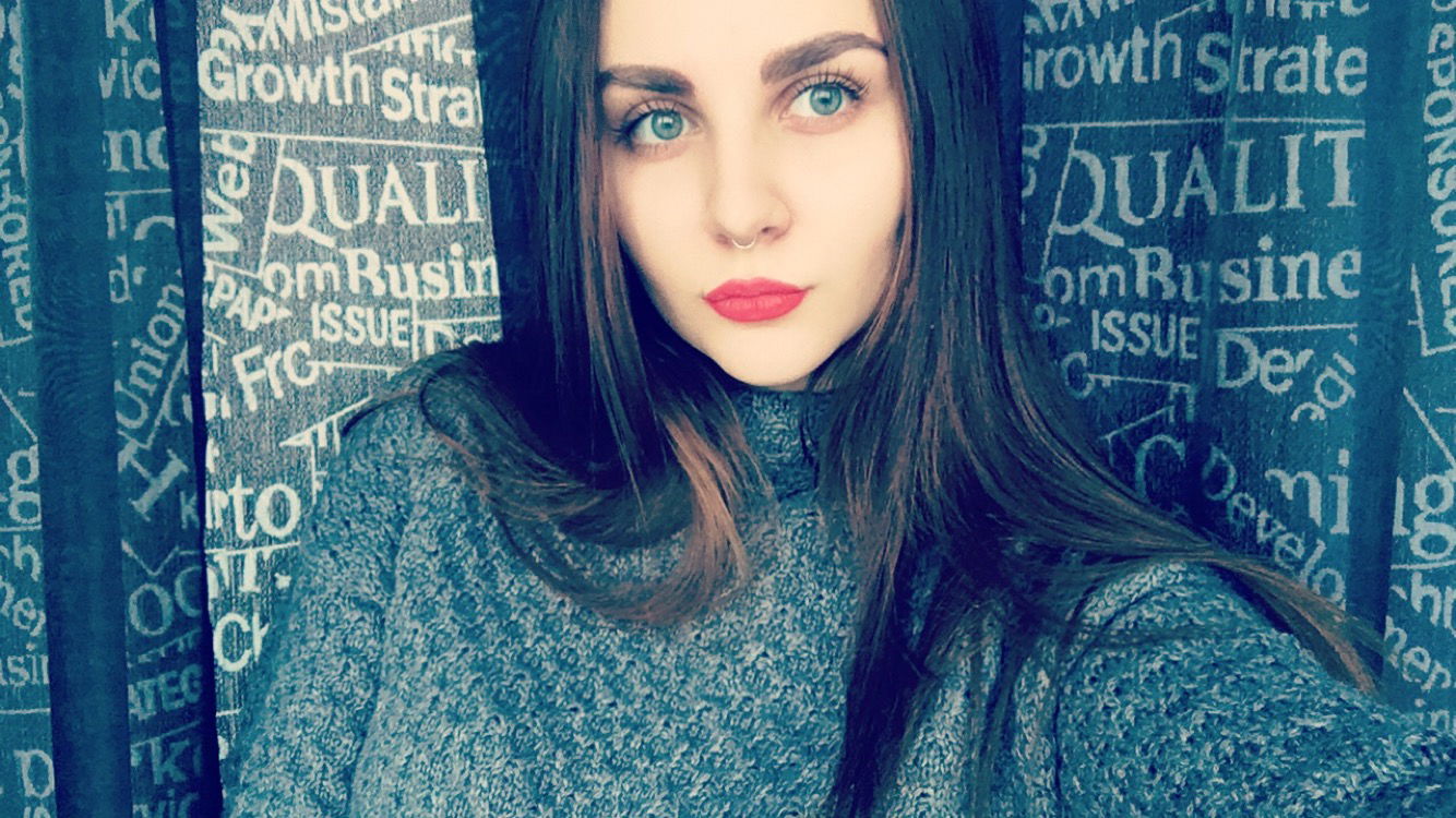 Юля Декальчук