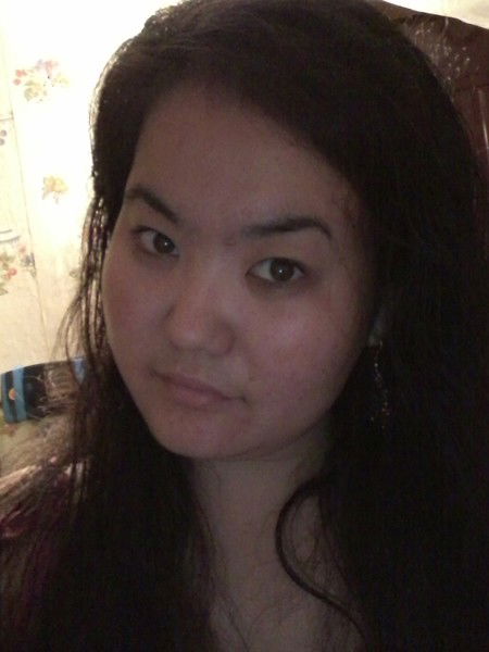 Айнура Есимханова