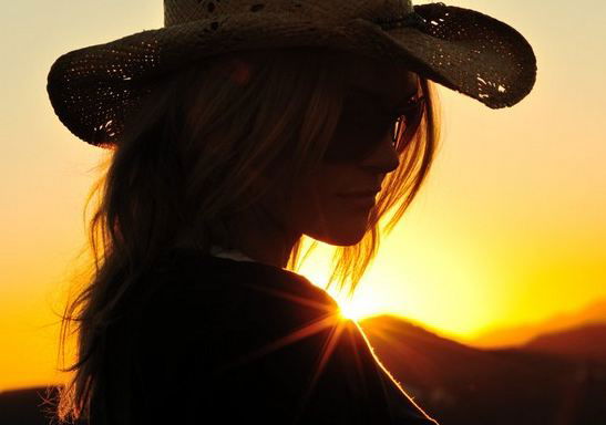 Особа Женственная