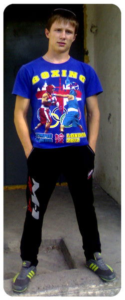 ... Антон Мишуров ...