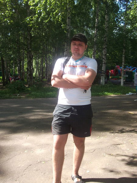 Евгений Тихонов