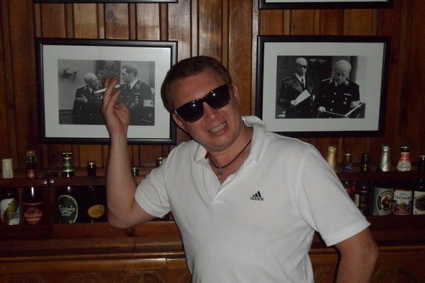 Виктор Иванов