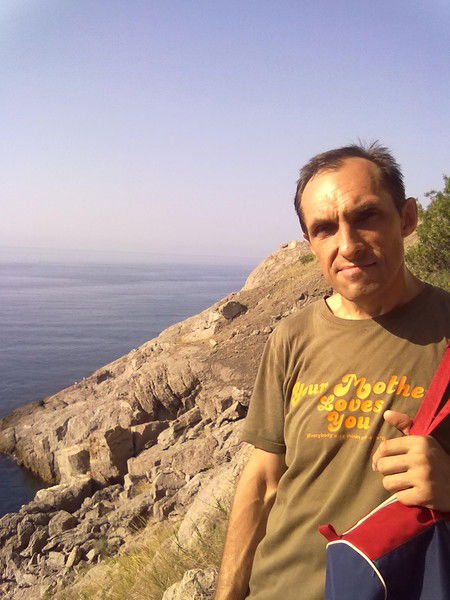 Виталий Иванов