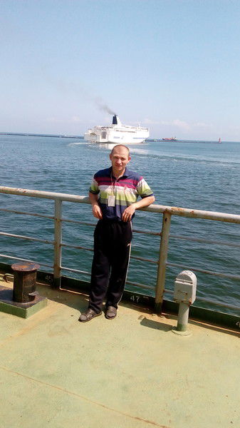 Юрий Николаев