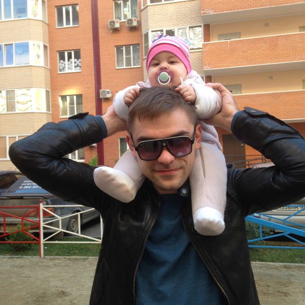 Денис Микиньян