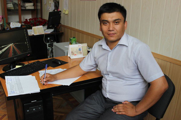 Алишер Хужаев