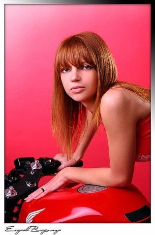 Юля Чекалова