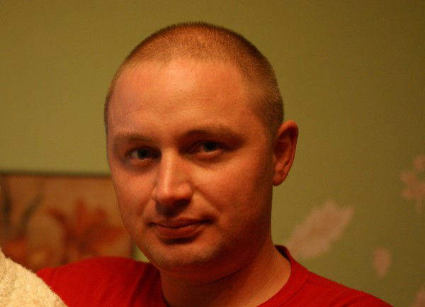 Роман Попов