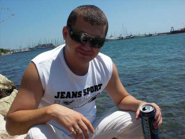 Олег Ворона