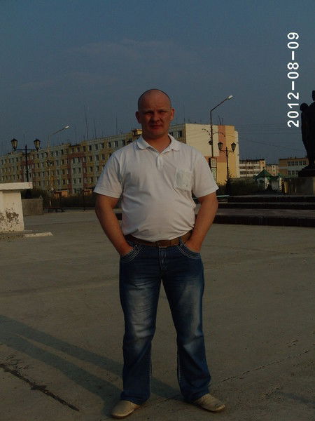 Юрий Стариков