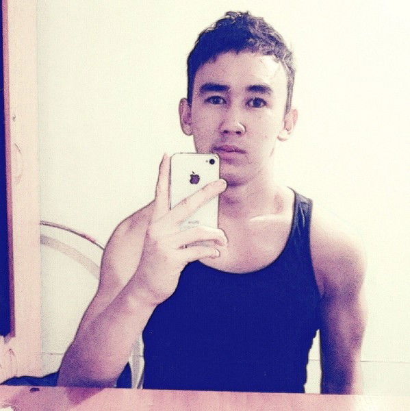 • Султан • •