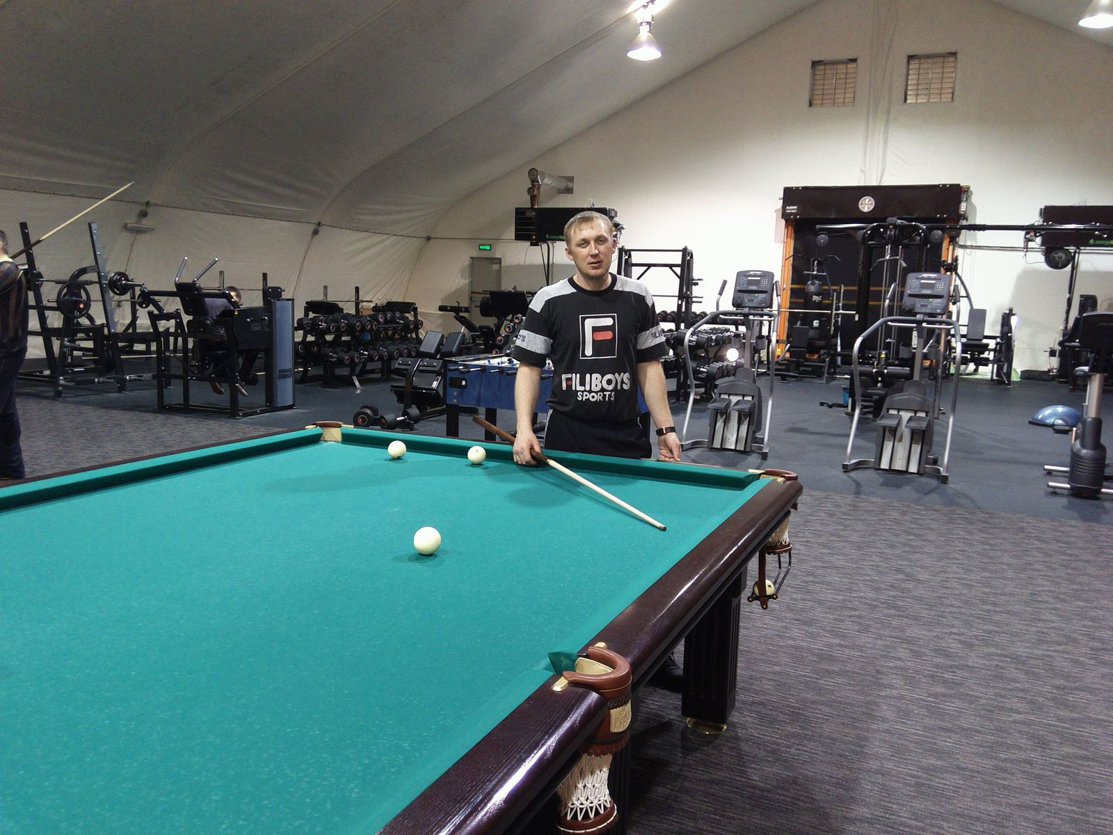 Евгений Tут