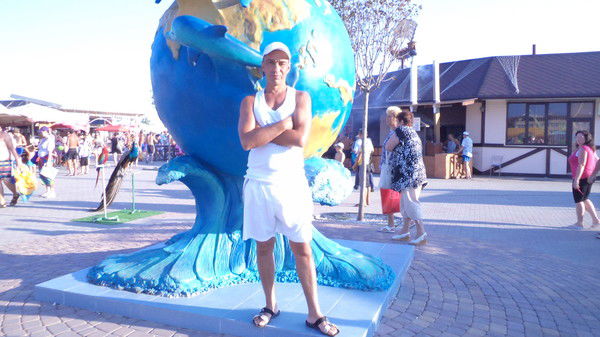 Игорь Новиков