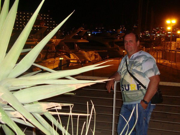 Александр Тронь