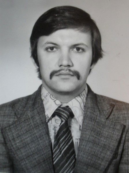 Aнатолий Aнтонов