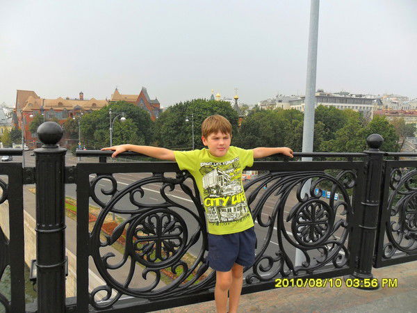 Дмитрий Алеников