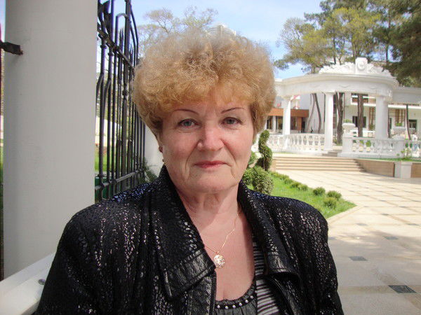 Людмила Столярова