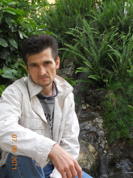 Виктор Басов