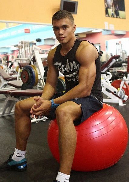 Максим Никуленко