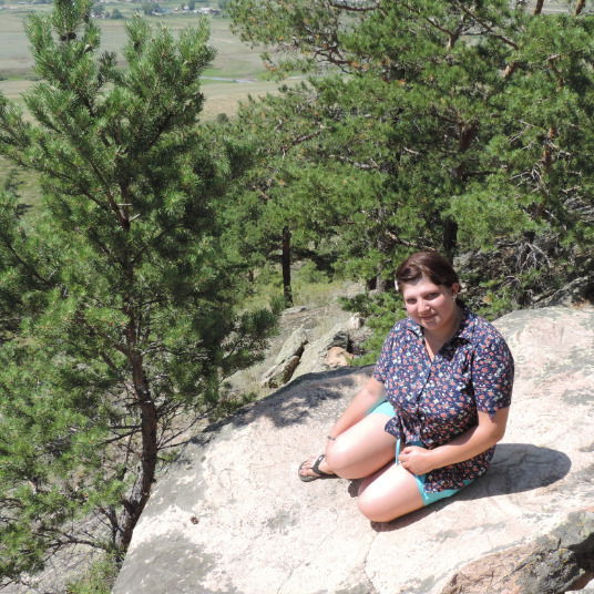 Эллона Достиева