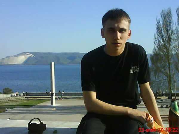 Артем Максимов