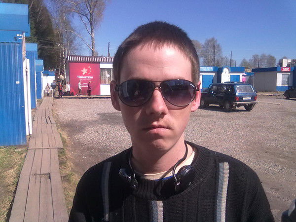 Виктор Лавренов