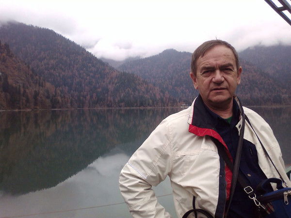 Александр Конов