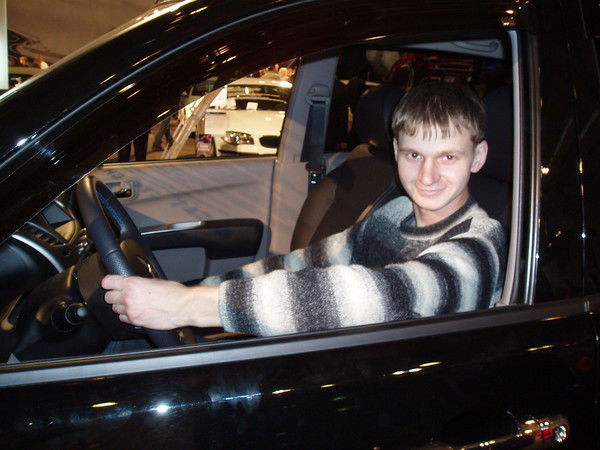 Максим Тихонов