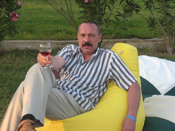 Александр Суетин