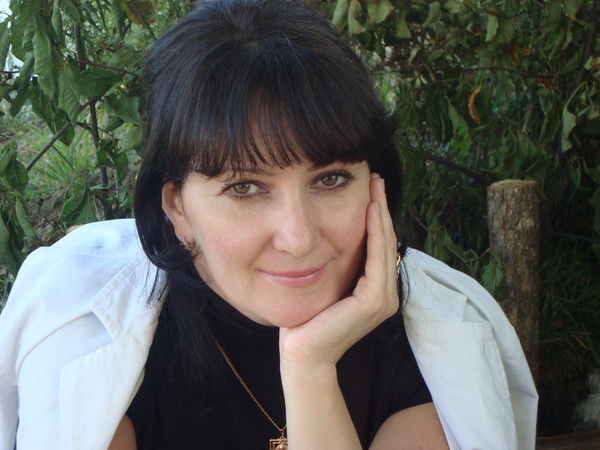 Елена Леонова