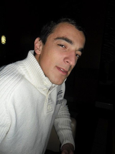 Андраник Велян