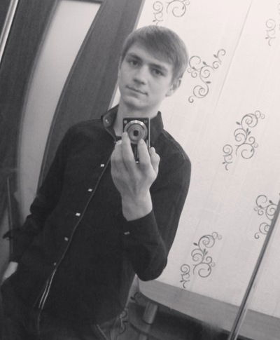 Влад Ларионов