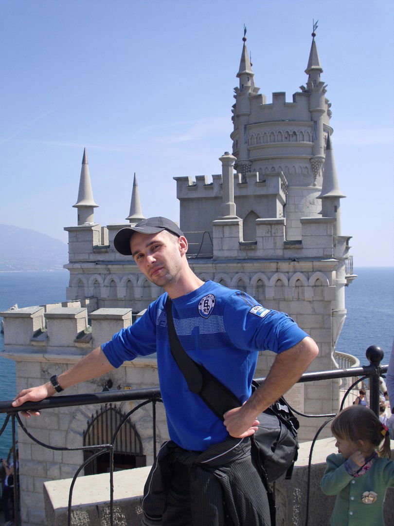 Антон Петренко