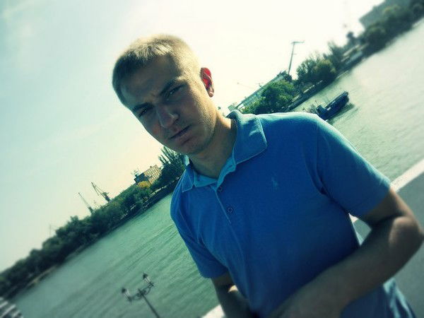 Виталий Назаркин