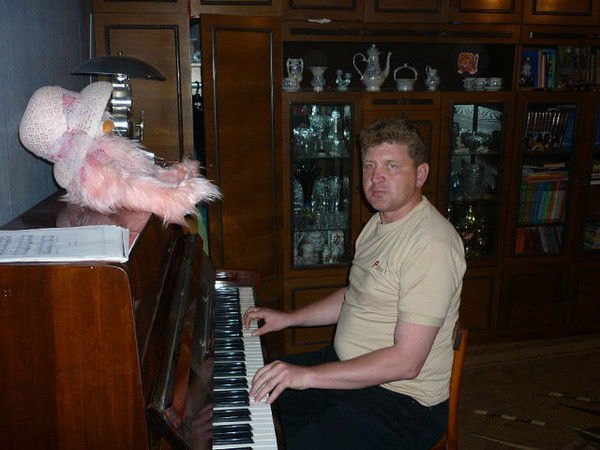 Александр Криворучко