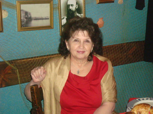 Надежда Устинова