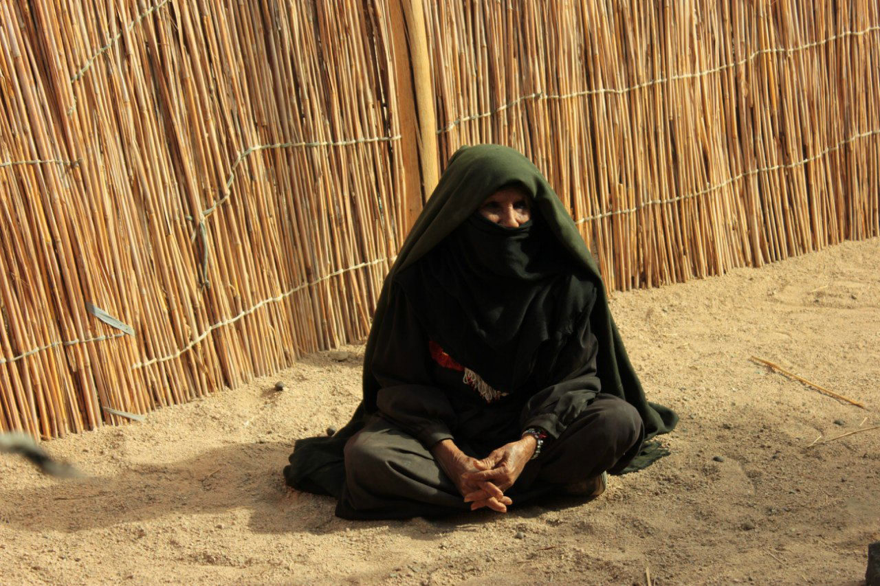 Посторонним В