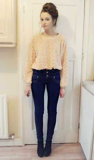 Антон Пучков