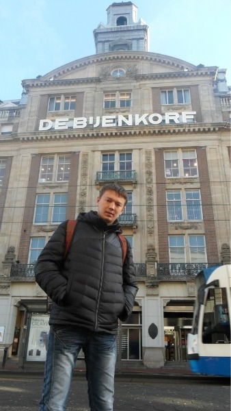 Артём Санников