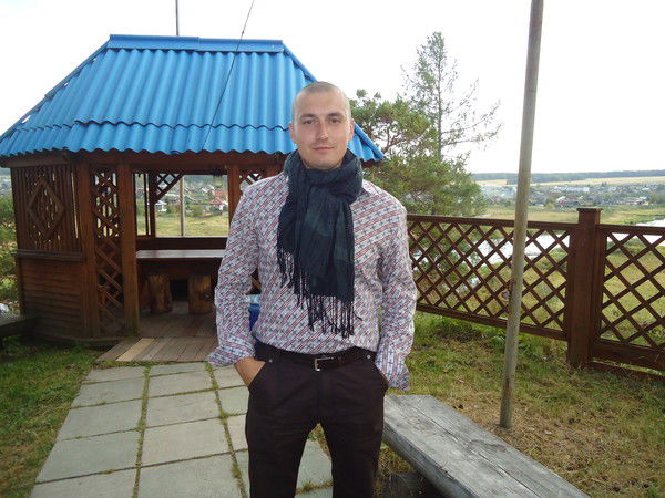 Александр Ефремов