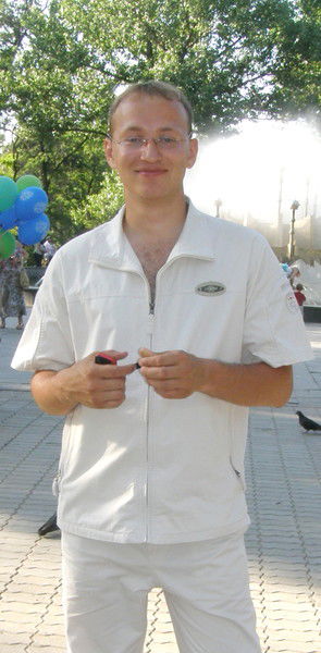 Артём ************